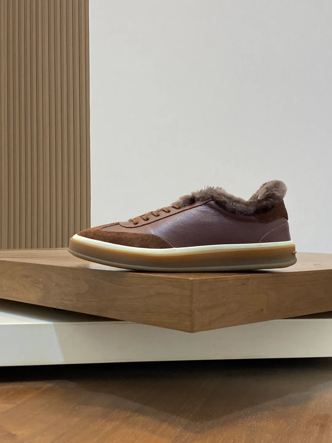 Men's men's shoes💰740 Loro Piana - Classic casual wool shoes, men's lace-up casual shoes and sneakers, high-quality lightweight and comfortable fabrics, suitable for outdoor leisure, the color scheme is young and energetic, great with sportswear or casual suits! Code number: 39-44 (45, 46, can be customized)